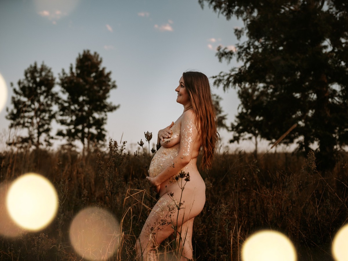 Amanda’s Gold Foil Maternity&nbsp;Session